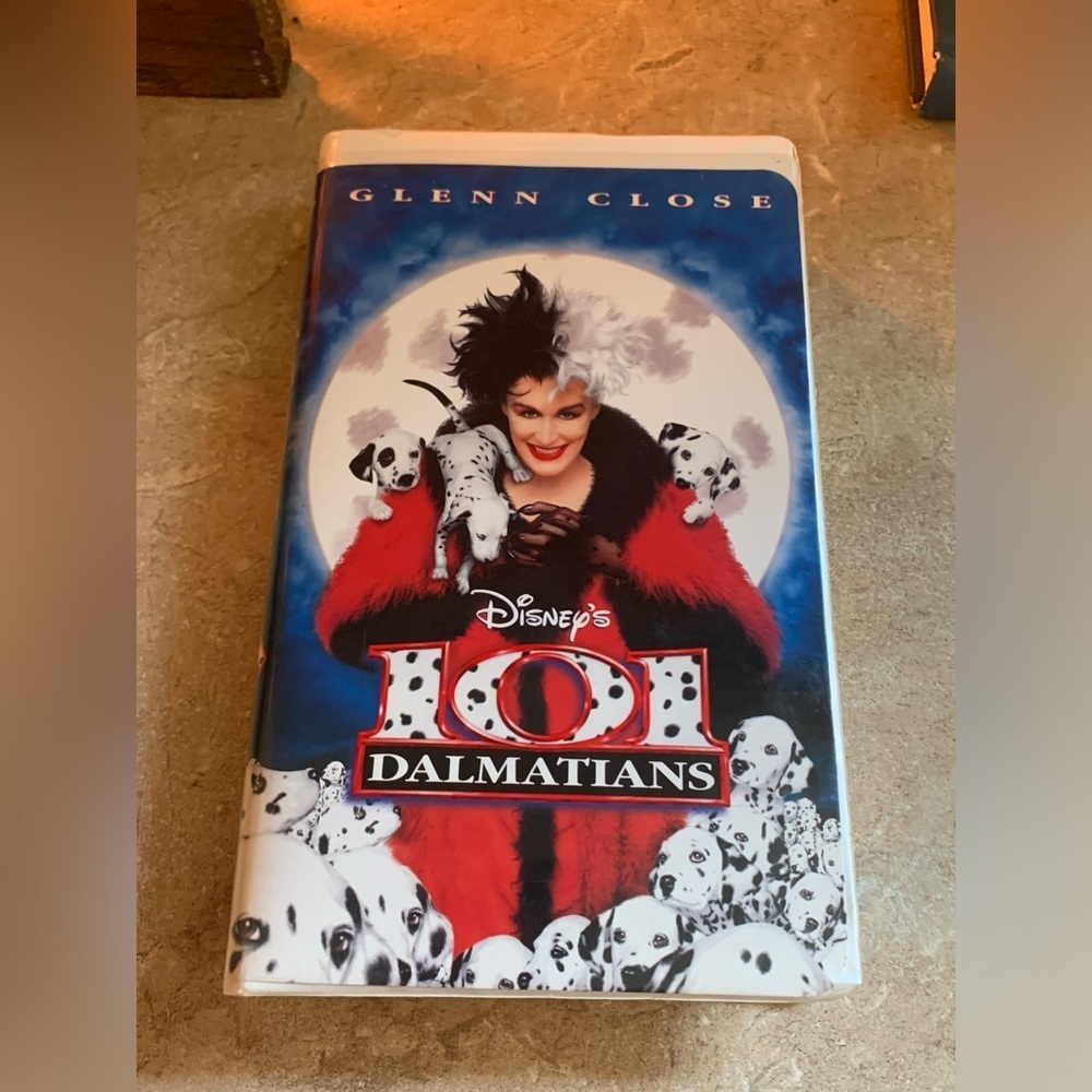 Walt Disney's Live Action 101 Dalmatians 1997 VHS Cassette Tape Clamshell Case